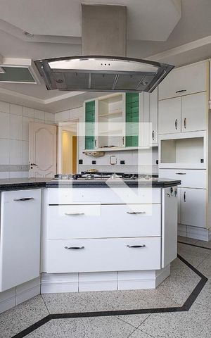 Apartamento à venda com 496m², 5 quartos e 7 vagas Apartamento à venda com 496m², 5 quartos e 7 vagasCozinha