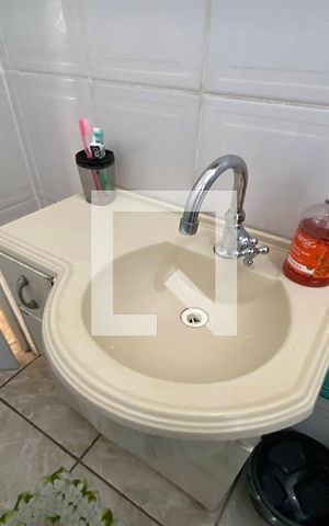 Casa à venda com 140m², 3 quartos e 2 vagasBanheiro