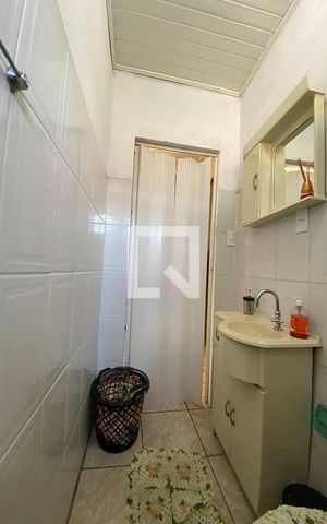 Casa à venda com 140m², 3 quartos e 2 vagasBanheiro