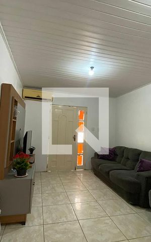 Casa à venda com 140m², 3 quartos e 2 vagasSala
