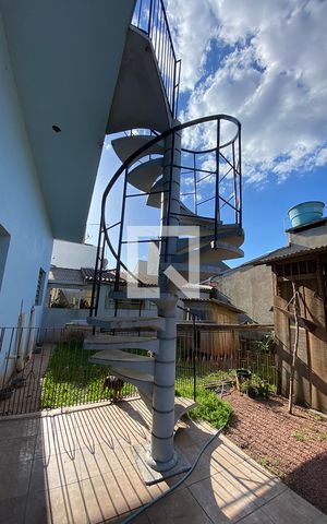 Casa à venda com 300m², 4 quartos e sem vagaEscada