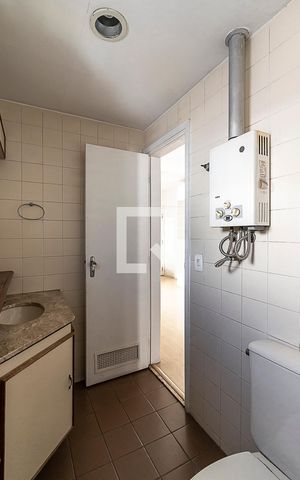 Studio para alugar com 42m², 1 quarto e 1 vaga Studio para alugar com 42m², 1 quarto e 1 vagaBanheiro