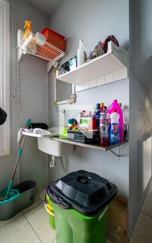 Casa de condomínio à venda com 200m², 2 quartos e 4 vagas Casa de condomínio à venda com 200m², 2 quartos e 4 vagasÁrea de Serviço