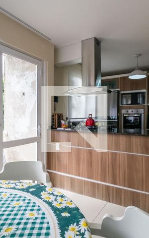 Casa de condomínio à venda com 200m², 2 quartos e 4 vagas Casa de condomínio à venda com 200m², 2 quartos e 4 vagasSala