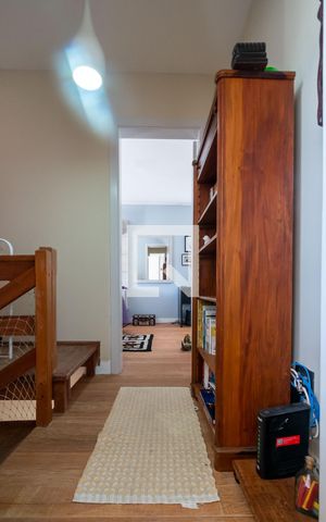 Casa de condomínio à venda com 200m², 2 quartos e 4 vagas Casa de condomínio à venda com 200m², 2 quartos e 4 vagasCorredor