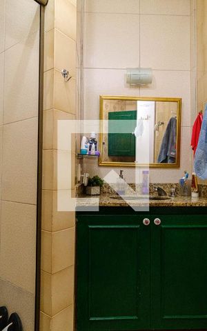 Apartamento à venda com 85m², 2 quartos e 1 vaga Apartamento à venda com 85m², 2 quartos e 1 vagaBanheiro