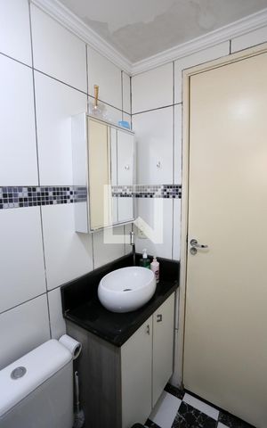 Apartamento para alugar com 47m², 2 quartos e sem vagaBanheiro