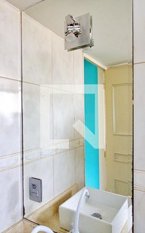 Apartamento à venda com 70m², 2 quartos e 1 vaga Apartamento à venda com 70m², 2 quartos e 1 vagaBanheiro