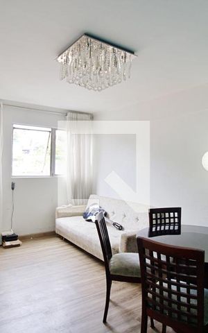 Apartamento à venda com 70m², 2 quartos e 1 vaga Apartamento à venda com 70m², 2 quartos e 1 vagaSala