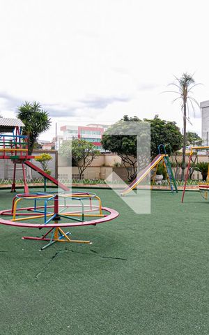 Apartamento para alugar com 55m², 2 quartos e 1 vaga Apartamento para alugar com 55m², 2 quartos e 1 vagaÁrea comum - Playground