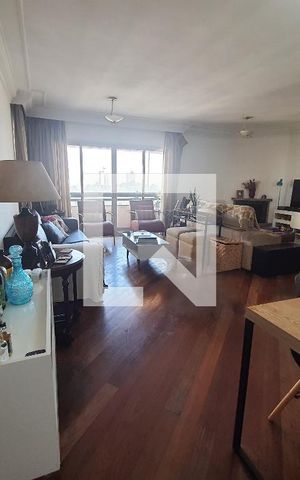 Apartamento à venda com 156m², 4 quartos e 3 vagas Apartamento à venda com 156m², 4 quartos e 3 vagasSala
