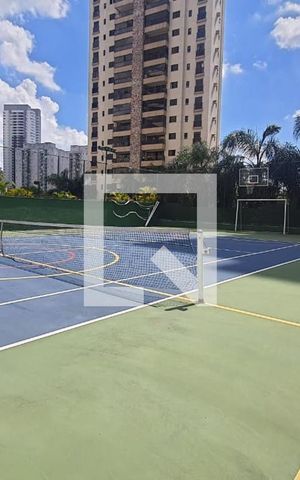 Apartamento à venda com 156m², 4 quartos e 3 vagas Apartamento à venda com 156m², 4 quartos e 3 vagasQuadra Esportiva