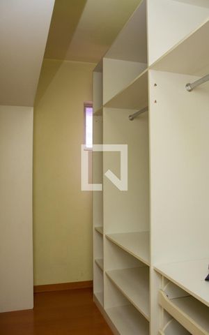 Apartamento à venda com 75m², 2 quartos e 1 vagaCloset do Quarto 02