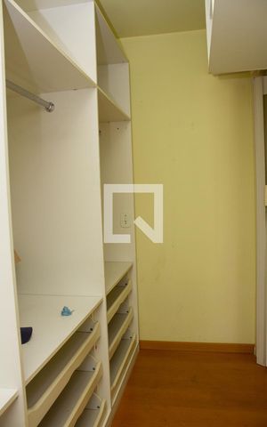 Apartamento à venda com 75m², 2 quartos e 1 vagaCloset do Quarto 02