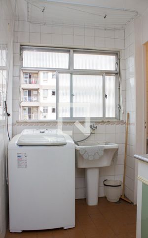 Apartamento à venda com 75m², 2 quartos e 1 vagaÁrea de Serviço