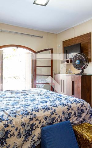 Casa à venda com 200m², 4 quartos e 2 vagas Casa à venda com 200m², 4 quartos e 2 vagasSuite 2