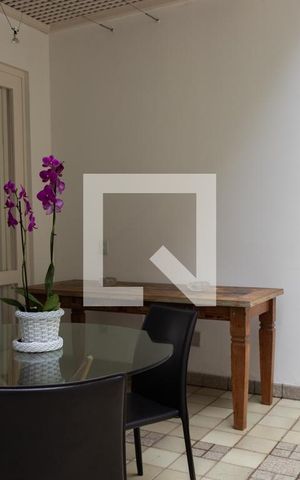 Casa à venda com 563m², 5 quartos e 2 vagas Casa à venda com 563m², 5 quartos e 2 vagasJardim de inverno