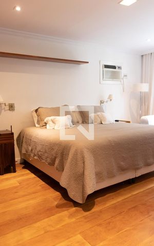 Casa à venda com 563m², 5 quartos e 2 vagas Casa à venda com 563m², 5 quartos e 2 vagasQuarto 1