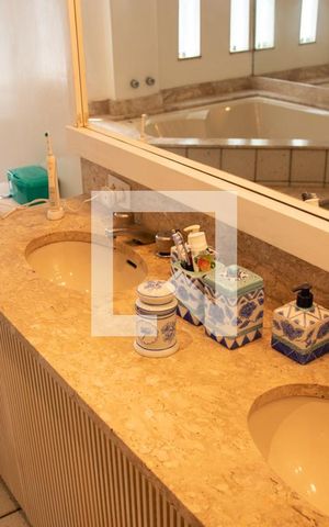 Casa à venda com 563m², 5 quartos e 2 vagas Casa à venda com 563m², 5 quartos e 2 vagasBanheiro 1