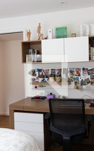 Casa à venda com 563m², 5 quartos e 2 vagas Casa à venda com 563m², 5 quartos e 2 vagasQuarto 2
