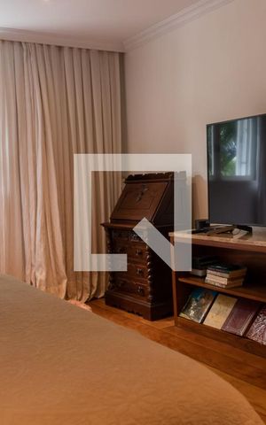 Casa à venda com 563m², 5 quartos e 2 vagas Casa à venda com 563m², 5 quartos e 2 vagasQuarto 1