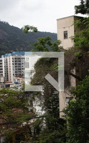 Casa à venda com 563m², 5 quartos e 2 vagas Casa à venda com 563m², 5 quartos e 2 vagasVisto quarto 2
