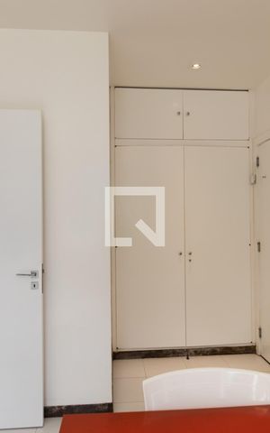 Casa à venda com 563m², 5 quartos e 2 vagas Casa à venda com 563m², 5 quartos e 2 vagasCozinha 1