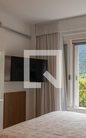 Casa à venda com 563m², 5 quartos e 2 vagas Casa à venda com 563m², 5 quartos e 2 vagasQuarto 2