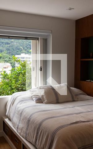 Casa à venda com 563m², 5 quartos e 2 vagas Casa à venda com 563m², 5 quartos e 2 vagasQuarto 3