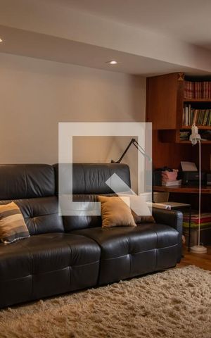 Casa à venda com 563m², 5 quartos e 2 vagas Casa à venda com 563m², 5 quartos e 2 vagasEscritório