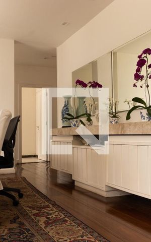 Casa à venda com 563m², 5 quartos e 2 vagas Casa à venda com 563m², 5 quartos e 2 vagasSala Jantar