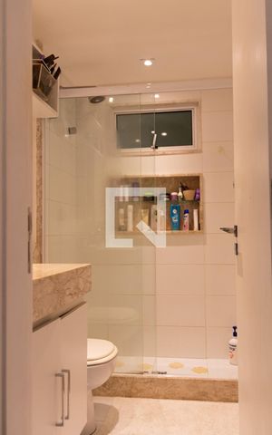 Casa à venda com 563m², 5 quartos e 2 vagas Casa à venda com 563m², 5 quartos e 2 vagasBanheiro 4