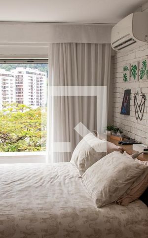 Casa à venda com 563m², 5 quartos e 2 vagas Casa à venda com 563m², 5 quartos e 2 vagasQuarto 2