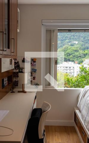 Casa à venda com 563m², 5 quartos e 2 vagas Casa à venda com 563m², 5 quartos e 2 vagasQuarto 3