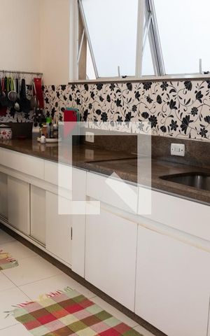 Casa à venda com 563m², 5 quartos e 2 vagas Casa à venda com 563m², 5 quartos e 2 vagasCozinha 2