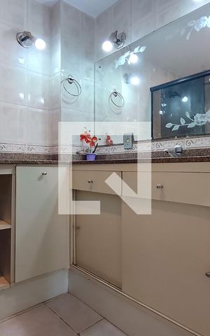 Casa de condomínio à venda com 132m², 3 quartos e 1 vaga Casa de condomínio à venda com 132m², 3 quartos e 1 vagaBanheiro