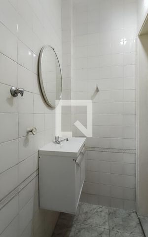 Casa de condomínio à venda com 132m², 3 quartos e 1 vaga Casa de condomínio à venda com 132m², 3 quartos e 1 vagaBanheiro de serviço