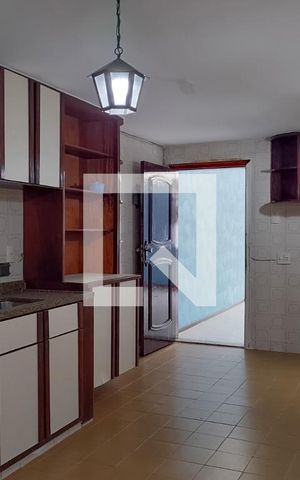 Casa de condomínio à venda com 132m², 3 quartos e 1 vaga Casa de condomínio à venda com 132m², 3 quartos e 1 vagaCozinha