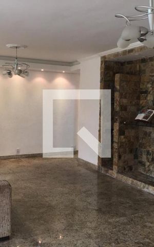 Casa à venda com 380m², 3 quartos e 4 vagas