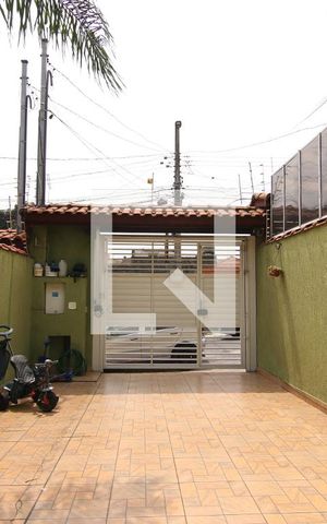Casa à venda com 84m², 3 quartos e 2 vagasQUintal