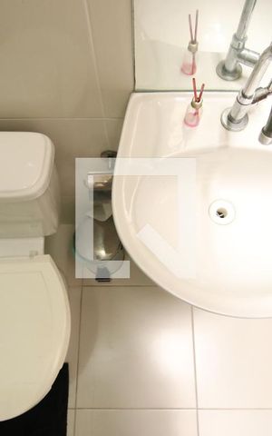 Casa à venda com 84m², 3 quartos e 2 vagasBanheiro 1