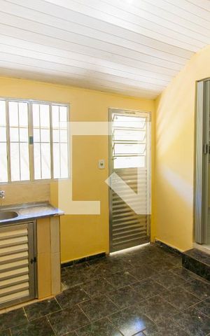 Casa à venda com 80m², 2 quartos e sem vaga Casa à venda com 80m², 2 quartos e sem vagaCozinha