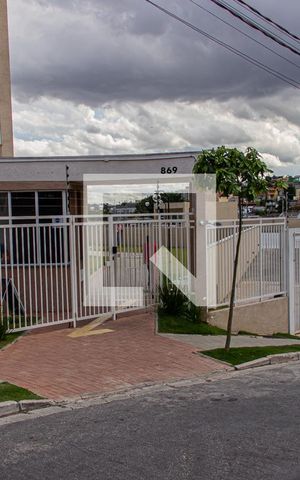 Apartamento para alugar com 43m², 2 quartos e sem vagaFachada e portaria