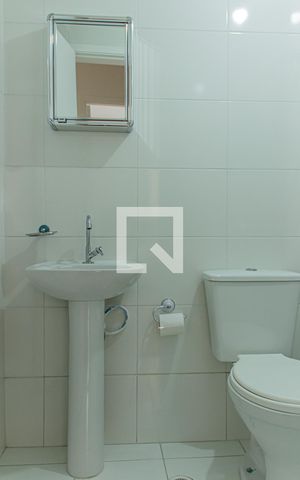 Apartamento para alugar com 43m², 2 quartos e sem vagaBanheiro