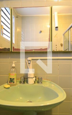 Casa à venda com 140m², 4 quartos e 2 vagasBanheiro Social