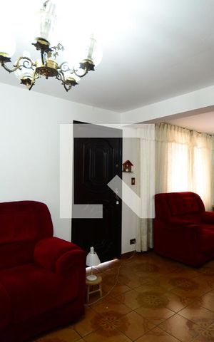 Casa à venda com 140m², 4 quartos e 2 vagasSala
