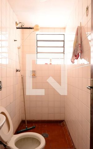 Casa à venda com 140m², 4 quartos e 2 vagasBanheiro de serviço