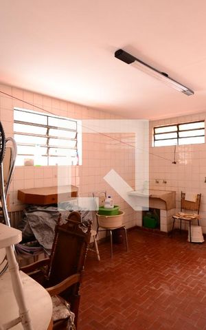 Casa à venda com 140m², 4 quartos e 2 vagasÁrea de Serviço