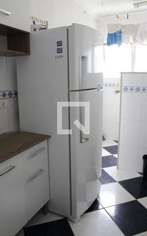 Apartamento à venda com 50m², 2 quartos e 1 vaga Apartamento à venda com 50m², 2 quartos e 1 vagaCozinha e Área de Serviço