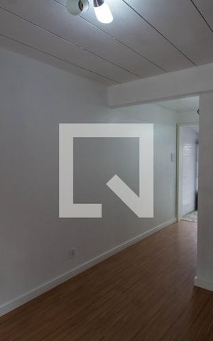Casa de condomínio à venda com 45m², 2 quartos e 1 vagaSala
